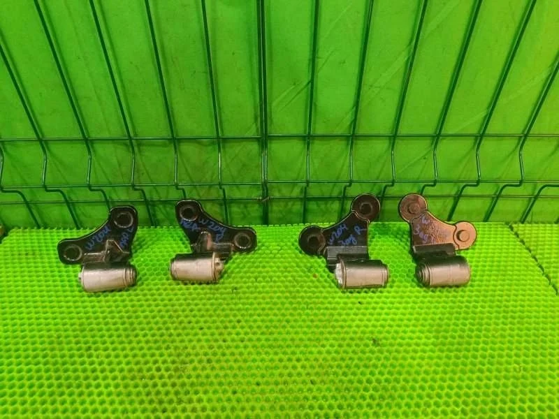 Ограничитель двери Mercedes-Benz W204