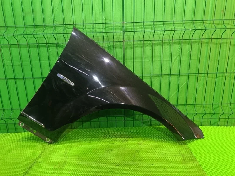 Крыло Mercedes-Benz 2011 W204