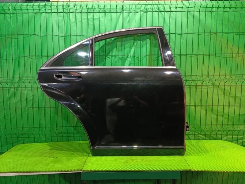 Дверь Mercedes-Benz 2012 W221