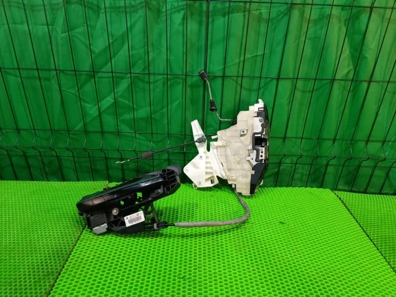 Замок двери Mercedes-Benz 2012 W221