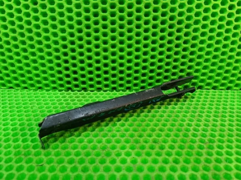 Кронштейн бампера Mercedes-Benz W203