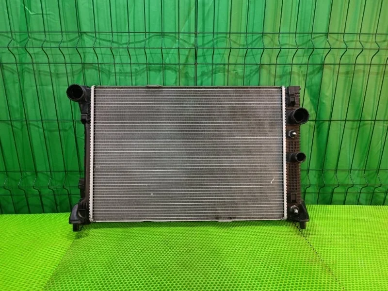 Радиатор охлаждения Mercedes-Benz 2008 W204