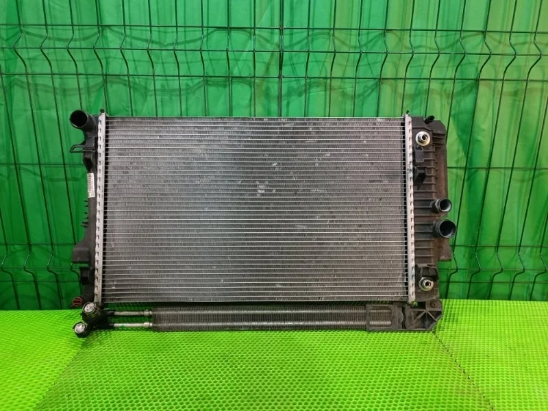 Радиатор охлаждения Mercedes-Benz V 2008 W639