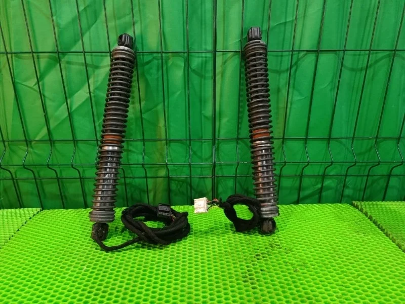 Амортизатор крышки багажника BMW 7 F01