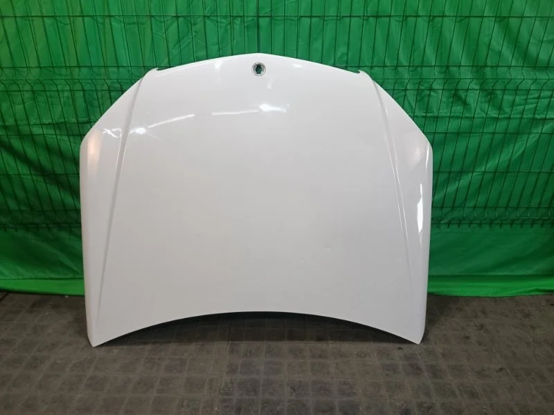 Капот Mercedes-Benz W204