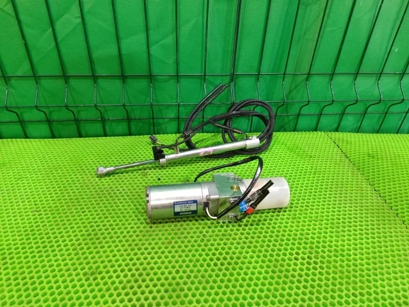 Доводчик двери багажника Mercedes-Benz 2012 W221