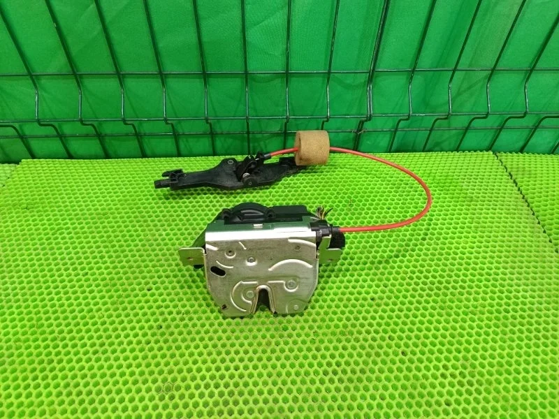 Замок багажника Mercedes-Benz W211