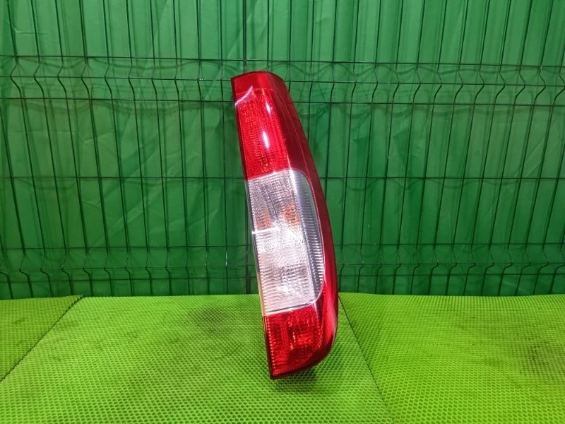 Фонарь Mercedes-Benz V W639