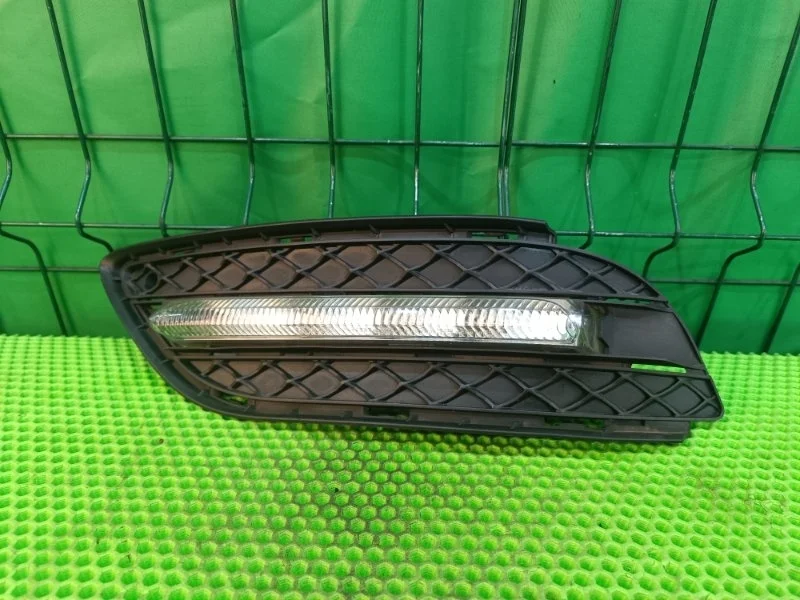 Дневной ходовой огонь Mercedes-Benz 2012 W246