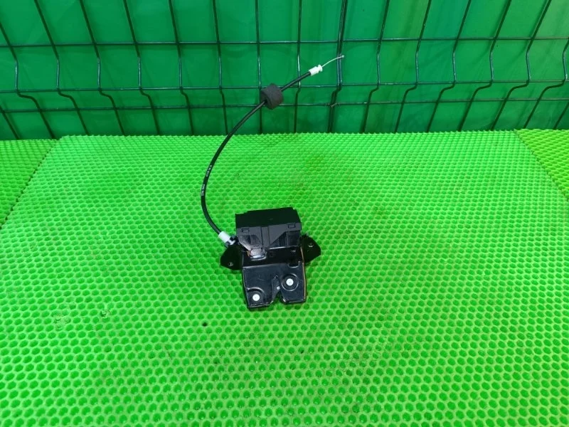 Замок багажника Mercedes-Benz W203