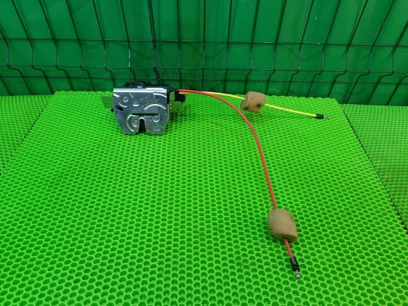 Замок багажника Mercedes-Benz W211