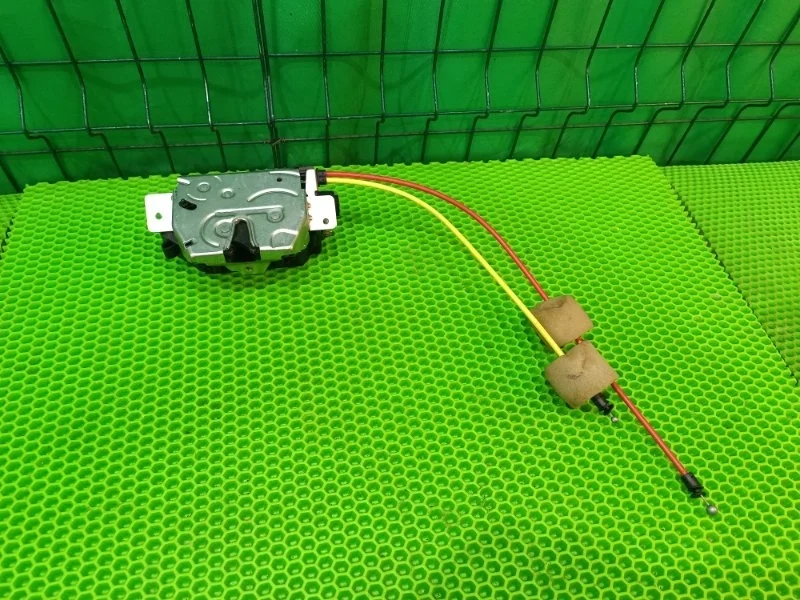 Замок багажника Mercedes-Benz W211