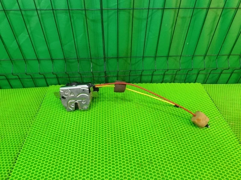 Замок багажника Mercedes-Benz W211