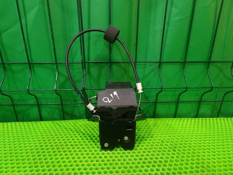 Замок багажника Mercedes-Benz W203