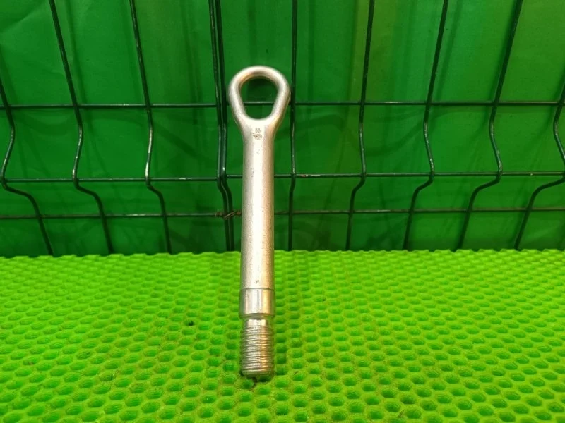 Крюк буксировочный Mercedes-Benz W221