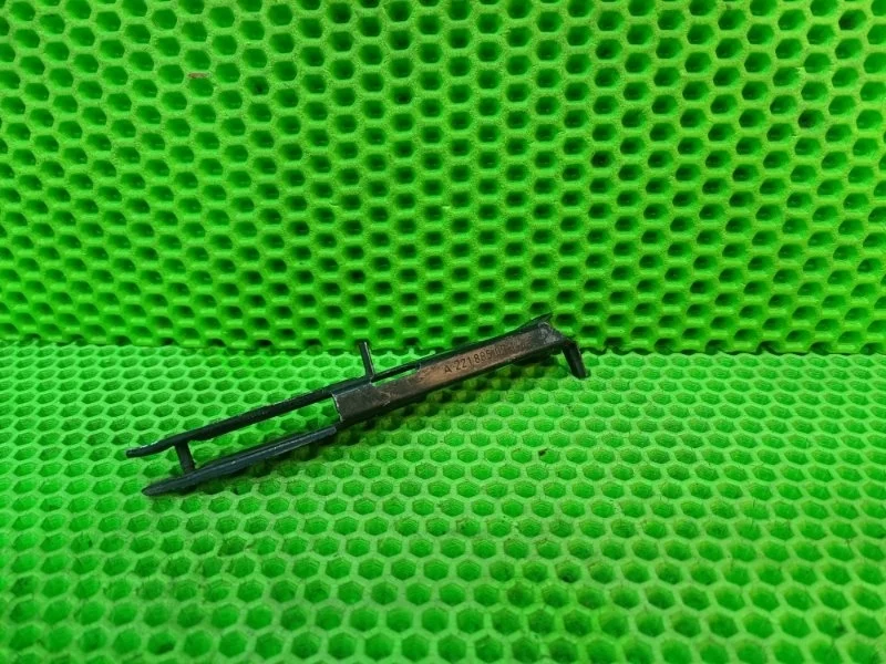 Кронштейн бампера Mercedes-Benz W221