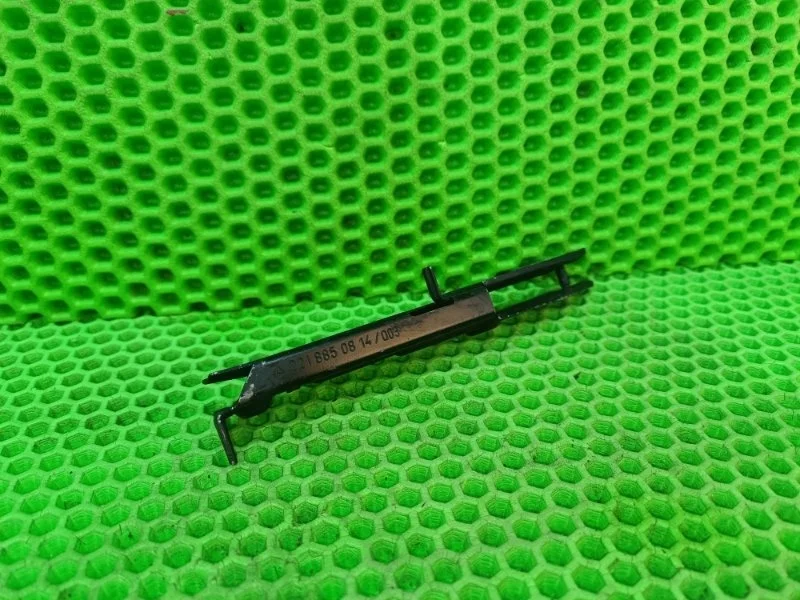 Кронштейн бампера Mercedes-Benz W221