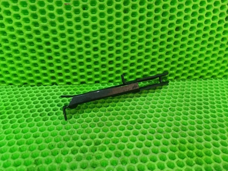 Кронштейн бампера Mercedes-Benz W221