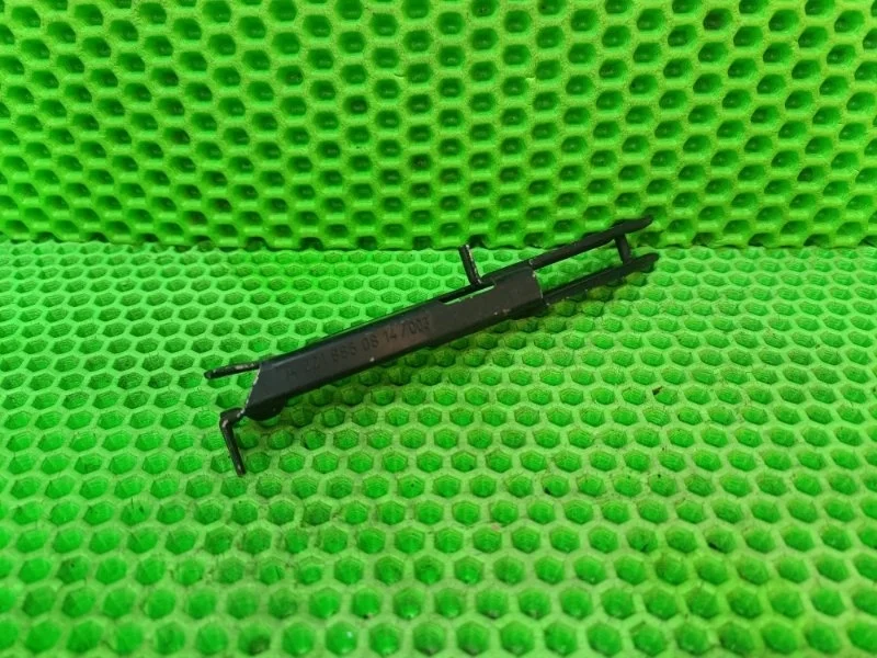 Кронштейн бампера Mercedes-Benz W221