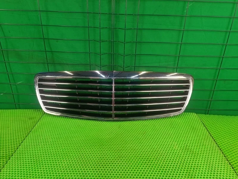 Решетка радиатора Mercedes-Benz W211