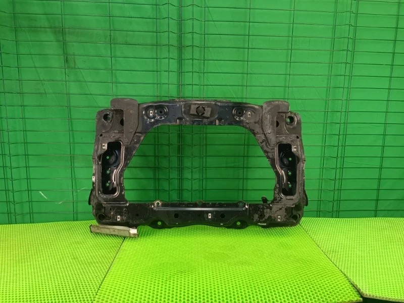 Подрамник Mercedes-Benz W203