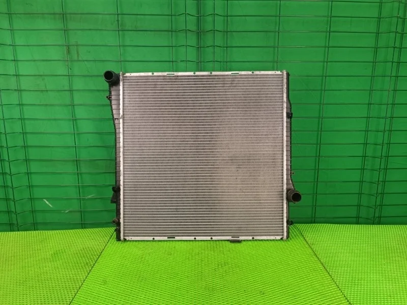 Радиатор охлаждения BMW X5 E53