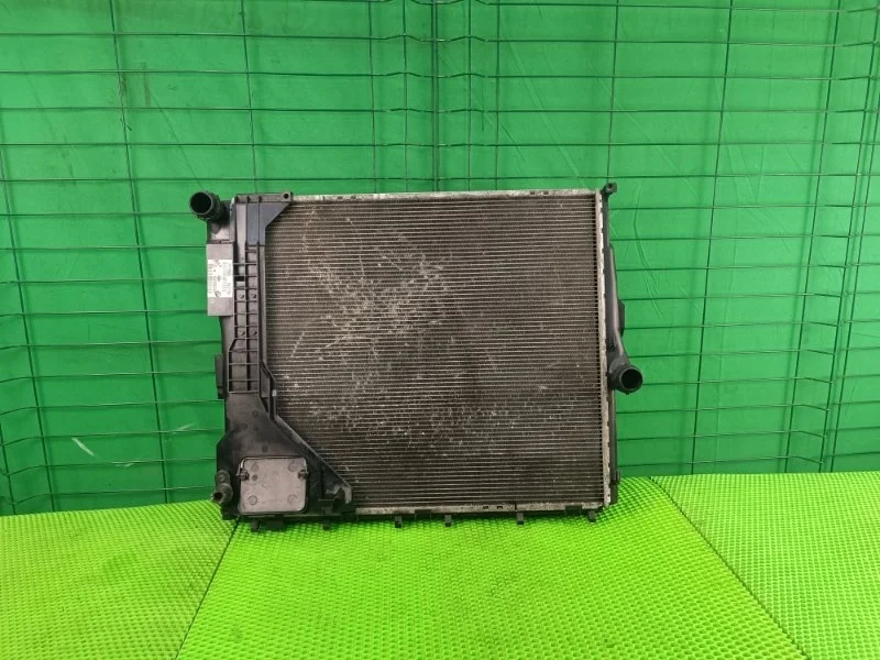 Радиатор охлаждения BMW X3 E83