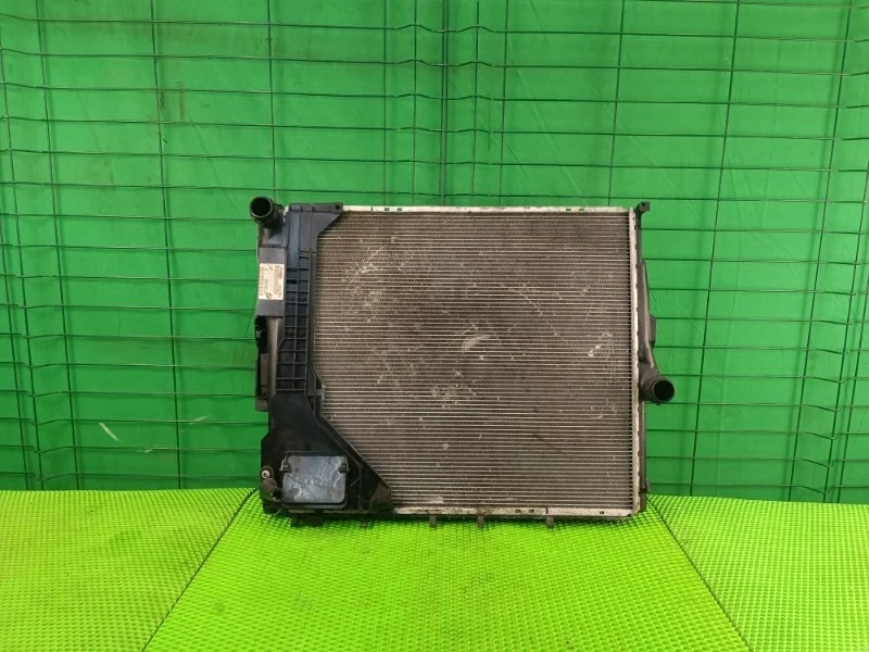 Радиатор охлаждения BMW X3 E83