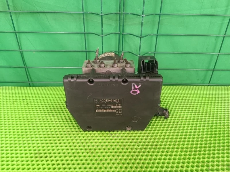 Блок abs Mercedes-Benz 2001 W203