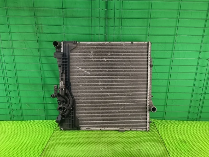 Радиатор охлаждения BMW X5 E53