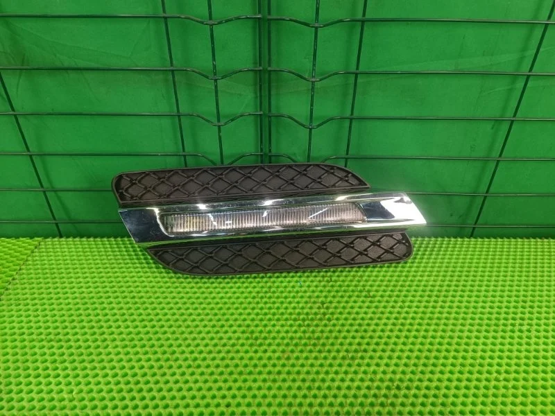 Дневной ходовой огонь Mercedes-Benz ML W166