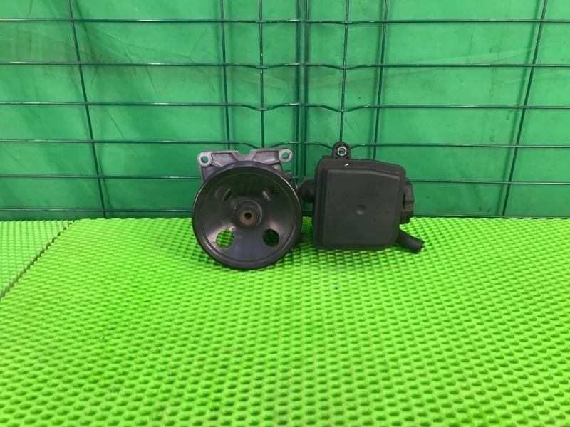 Насос гидроусилителя руля Mercedes-Benz W203