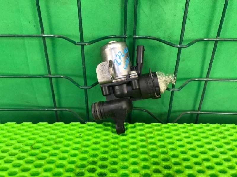 Кран отопителя Mercedes-Benz W204