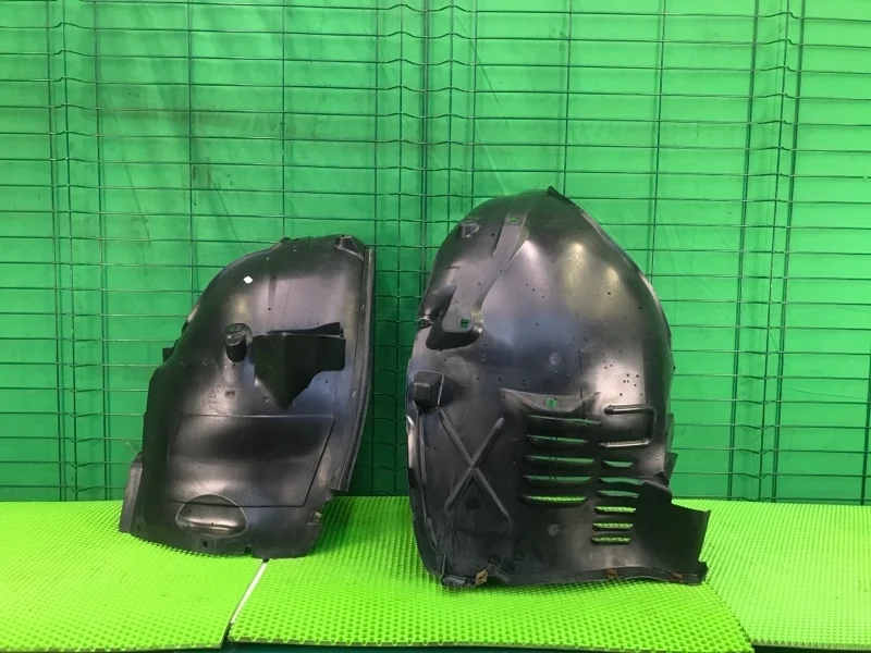 Подкрылок Mercedes-Benz W220