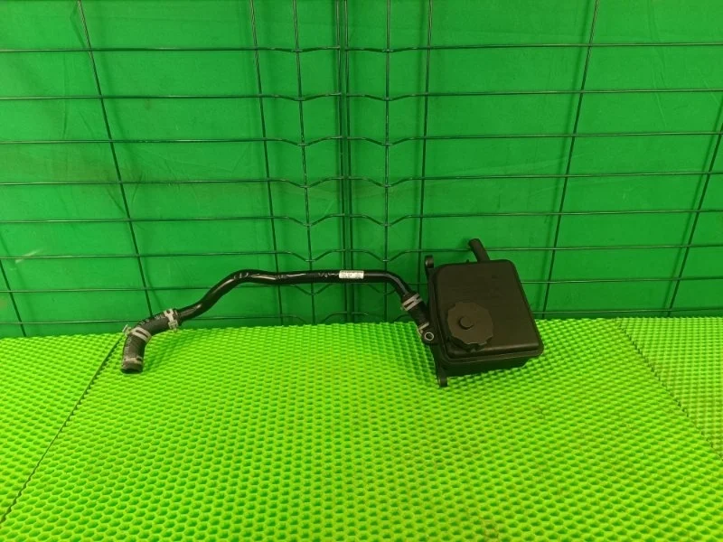 Бачок гидроусилителя руля Mercedes-Benz 2009 W204