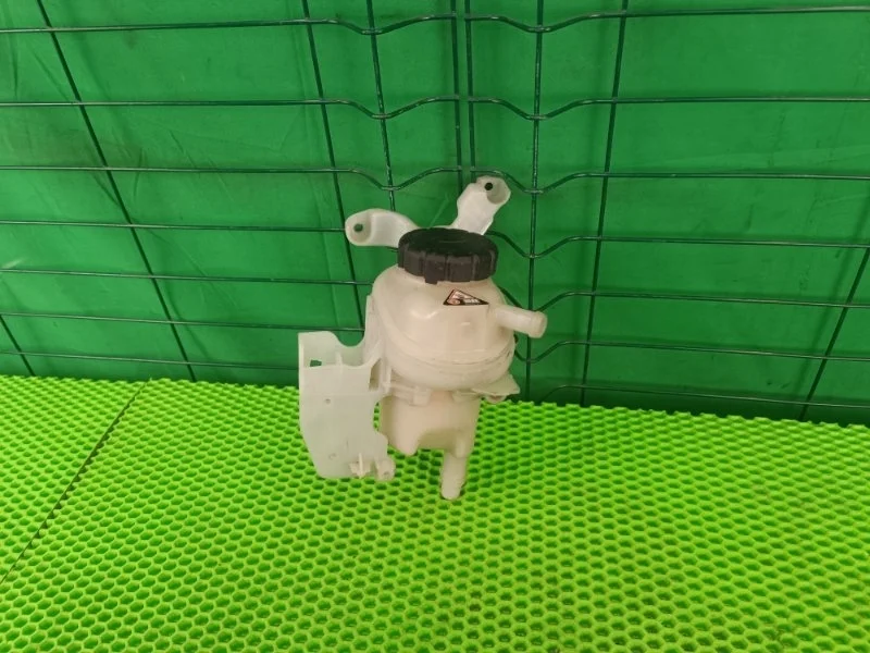 Бачок расширительный Mercedes-Benz GL X166