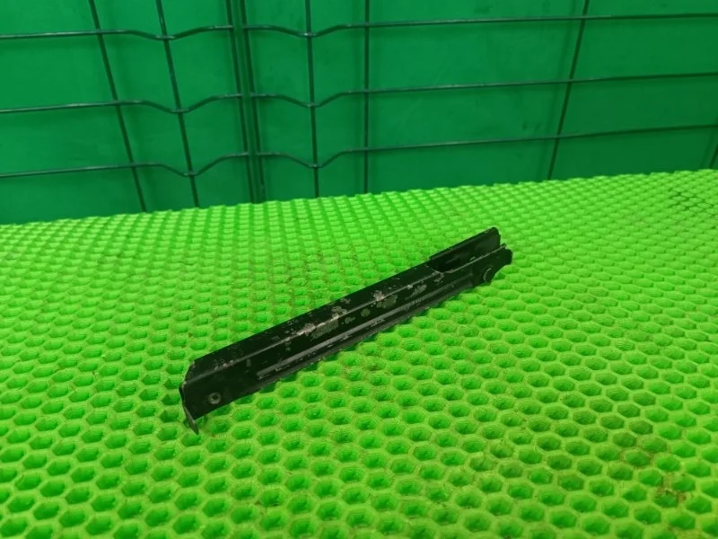 Кронштейн бампера Mercedes-Benz W203