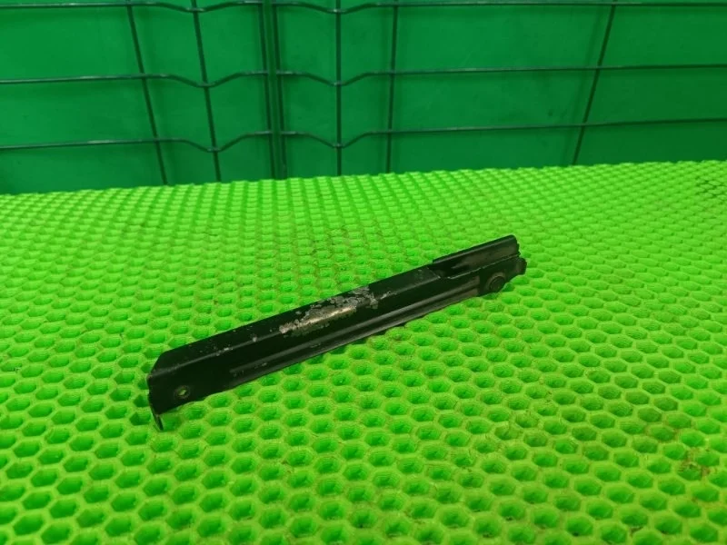 Кронштейн бампера Mercedes-Benz W203