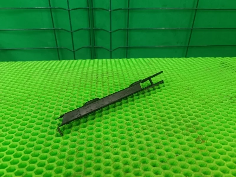 Кронштейн бампера Mercedes-Benz W203