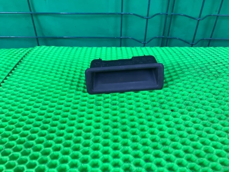 Кнопка открывания багажника BMW 5 E60