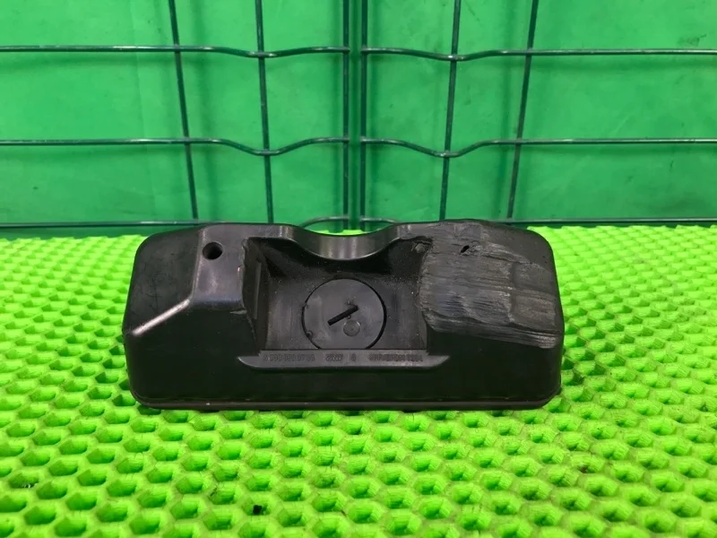 Упор домкрата Mercedes-Benz 2010 W204