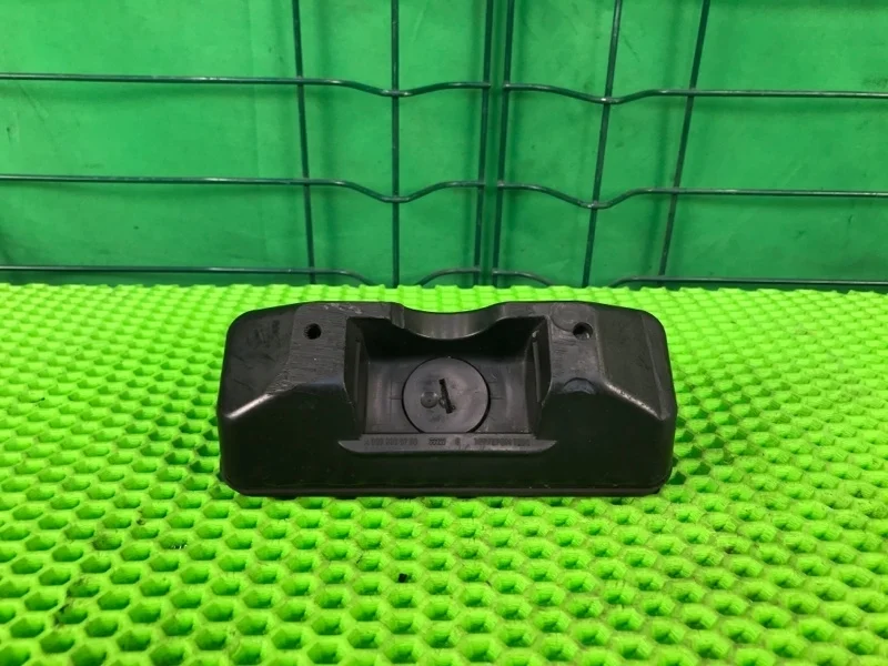 Упор домкрата Mercedes-Benz 2010 W204