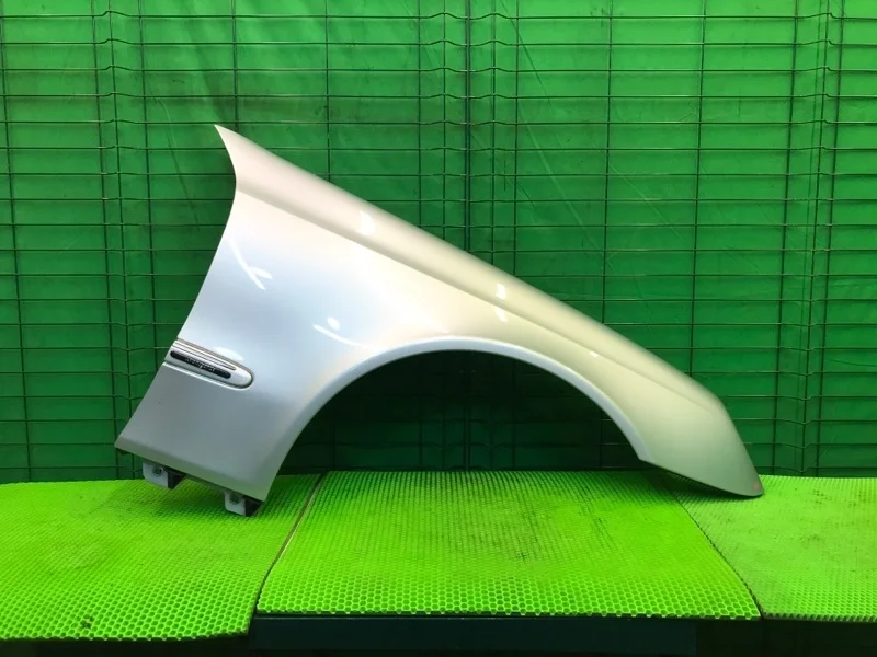 Крыло Mercedes-Benz 27/07/2005 W211