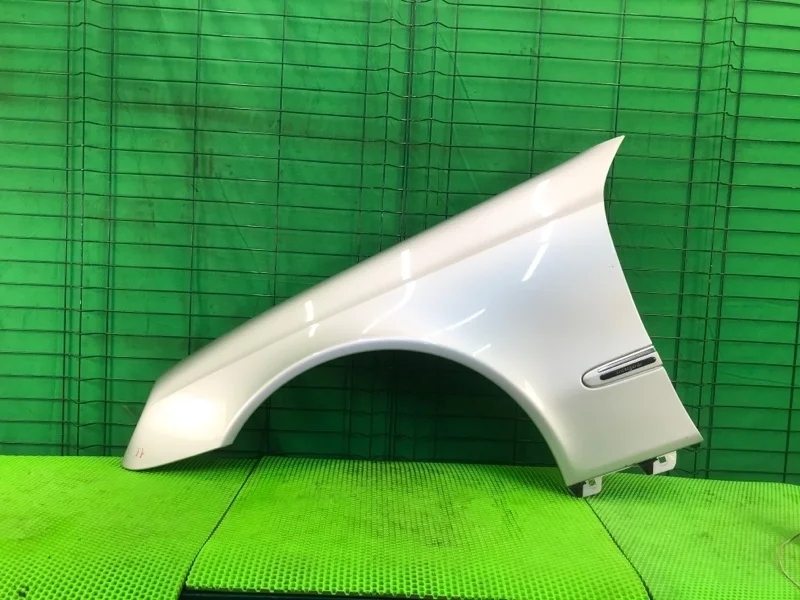 Крыло Mercedes-Benz 25/06/2004 W211