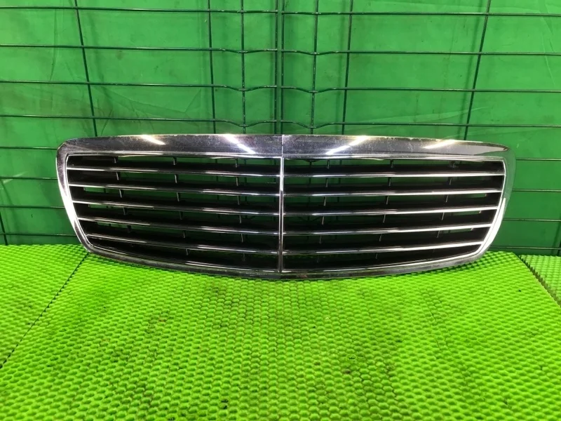 Решетка радиатора Mercedes-Benz 20/02/2004 W211