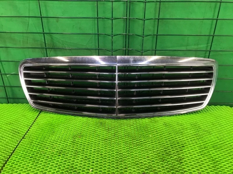 Решетка радиатора Mercedes-Benz 02/07/2004 W211