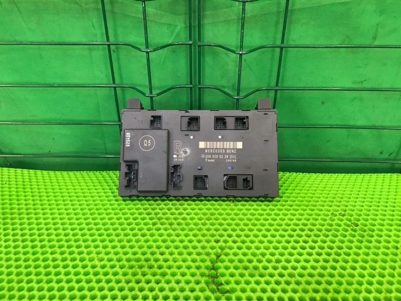 Блок управления двери Mercedes-Benz CLK 13/05/2002 W209