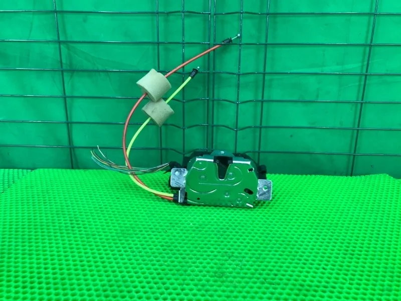 Замок багажника Mercedes-Benz 02/07/2004 W211