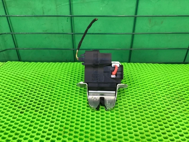 Замок багажника Mercedes-Benz 31/01/2007 W203