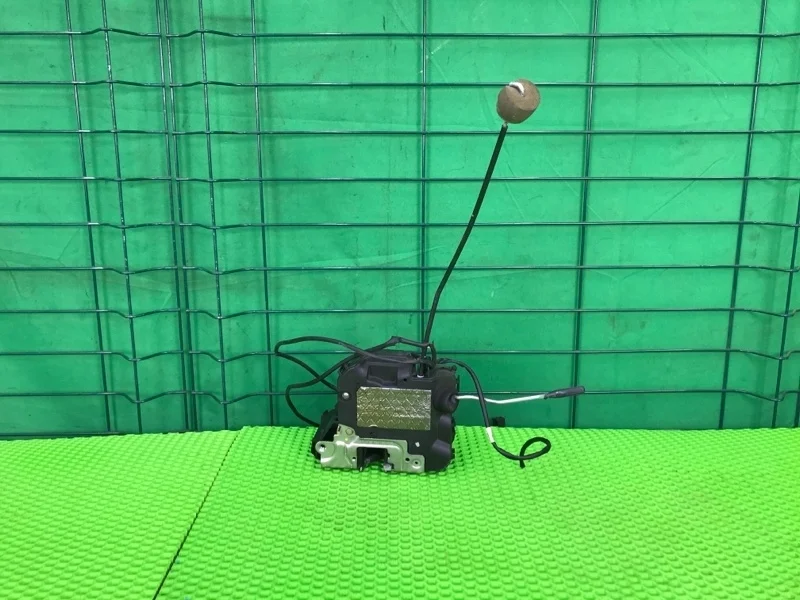 Замок двери Mercedes-Benz 04/02/2005 W211